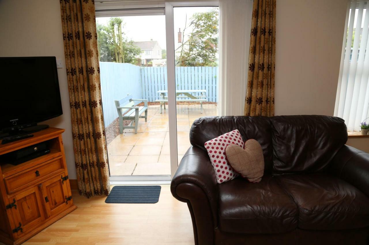 Sunny Seaside Getaway Villa Portstewart Buitenkant foto